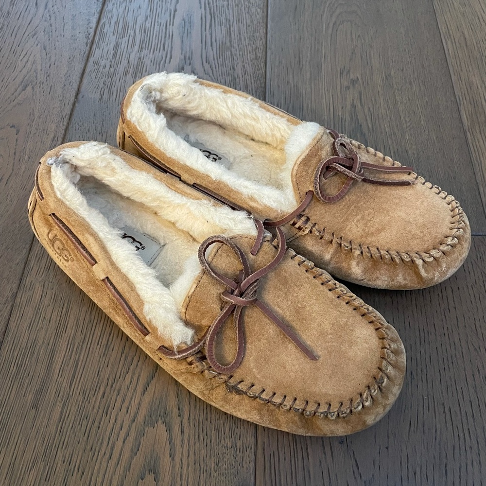 Ugg Dakota Slipper/Moccasin Chestnut Suede